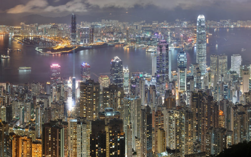 0_Hong_Kong_Night_Skylineinserimento